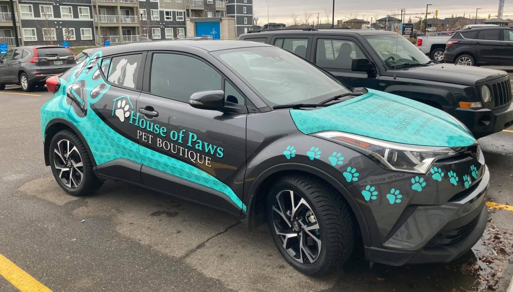 48 Traffic-Stopping Pet Store Delivery Vehicles