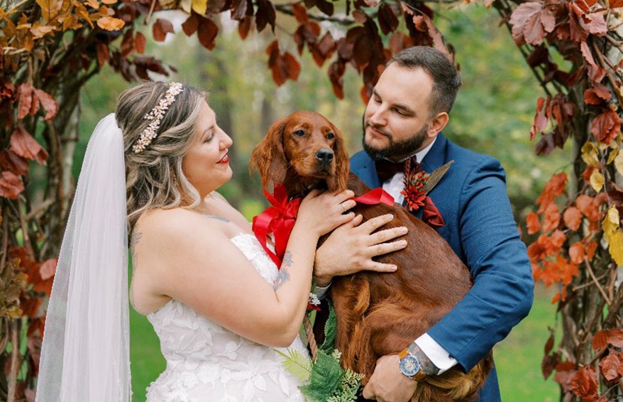 Going Mutts helps make pups part of the wedding fun.