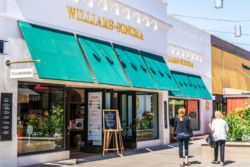 August 20, 2019 Palo Alto / CA / USA - Willams-Sonoma store entrance; Williams-Sonoma, Inc., is an American retail company that sells kitchenware and home furnishings